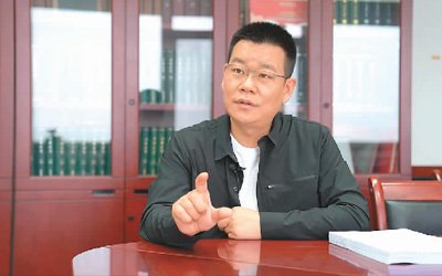 徐则臣：在书房中看世界(名人书房)
