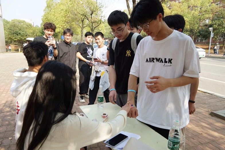 “共绘节水蓝图，唱响节水乐章” 环保健步行活动举办