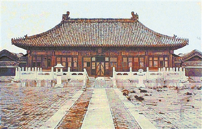 中轴线西的三典范